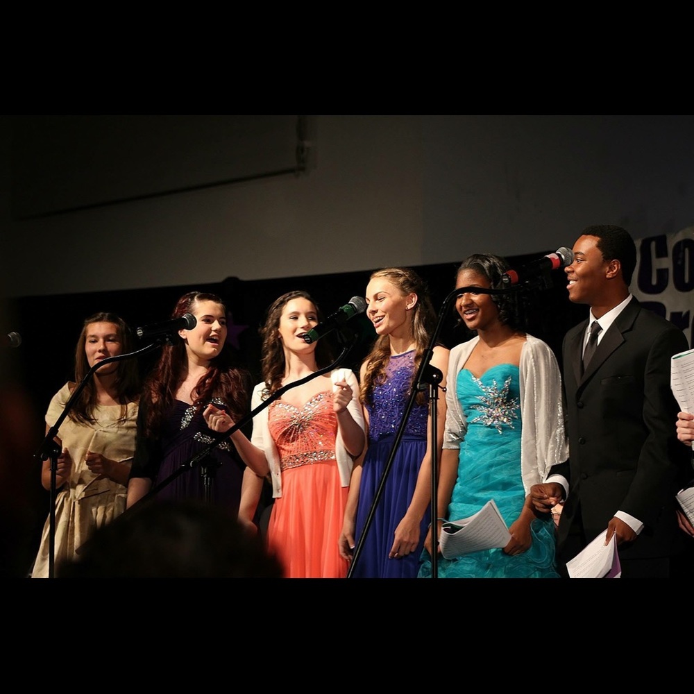 Xscape Prom Dress. - Picture 2 of 3